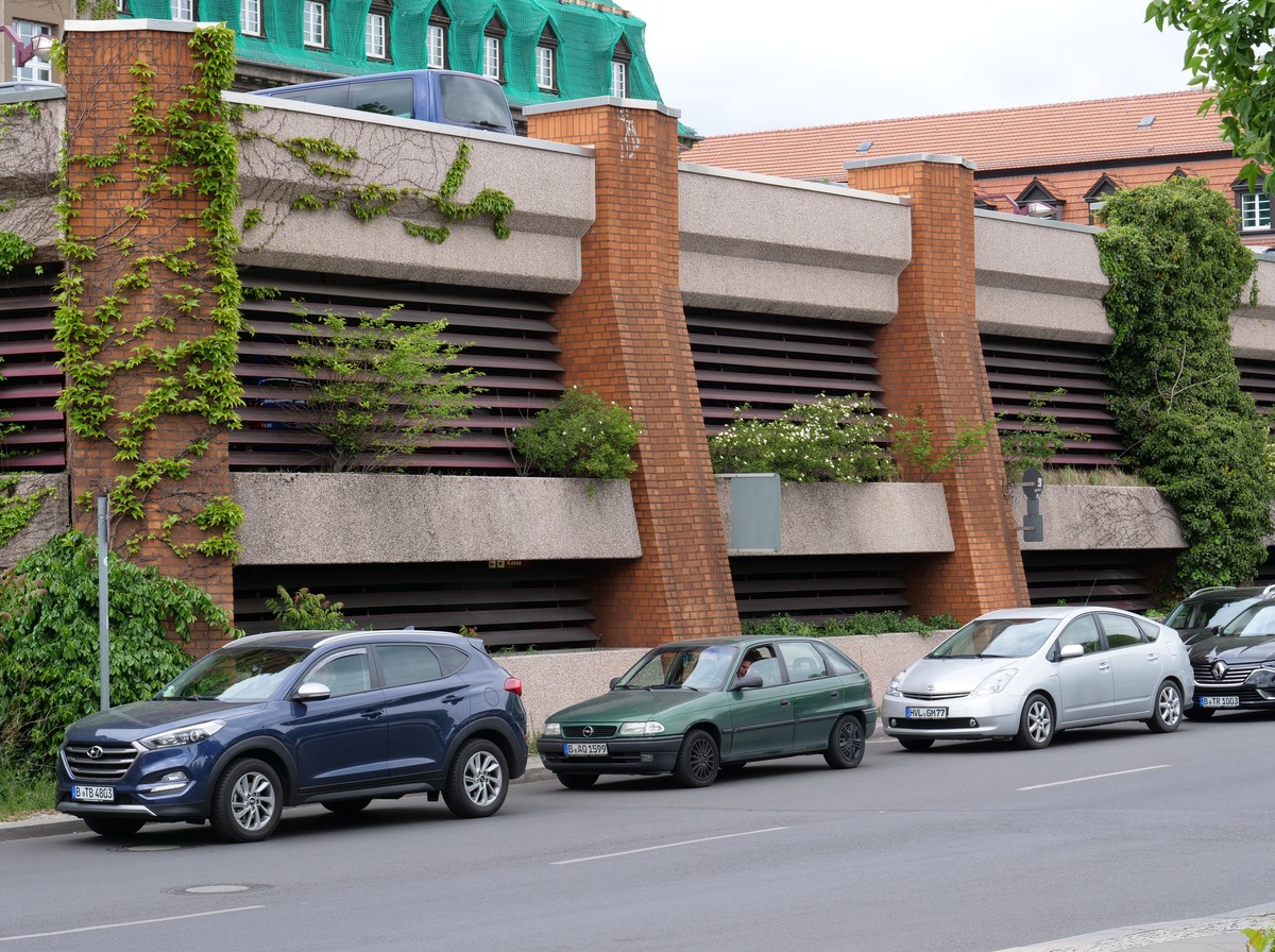 Parking & Common Areas